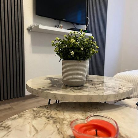 Lovely Apartment In Old Town 400M From City Center Sebilj サラエヴォ エクステリア 写真