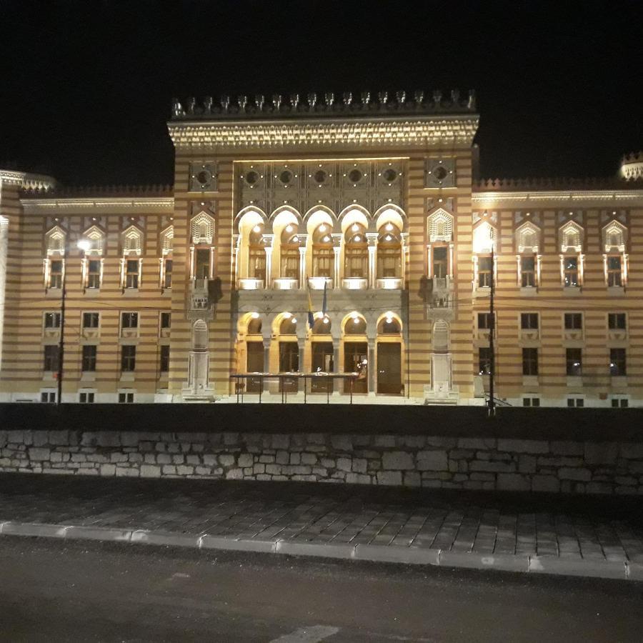 Lovely Apartment In Old Town 400M From City Center Sebilj サラエヴォ エクステリア 写真